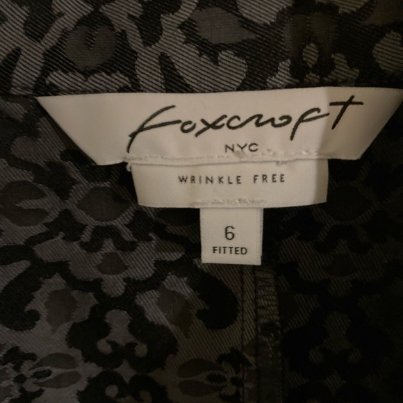 Preow Foxcroft NYC Gina Jacquard Tunic, in black and gray print, size 6 - Picture 3 of 4